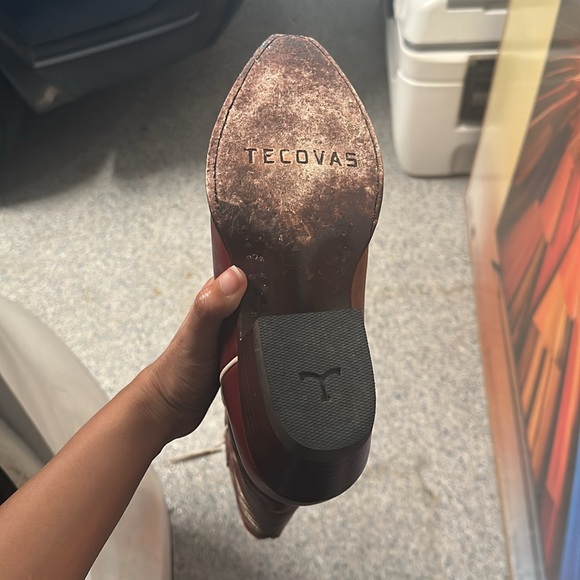 SOLD Tecovas Annie - Scarlet - Picture 5 of 7